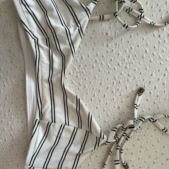 VITAMIN A Bathing Suit Top - Picture 3 of 3